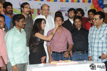 Aadi Birthday Celebrations With Pyaar Mein Padipoyane Team